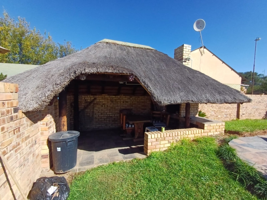  Bedroom Property for Sale in Wilkoppies North West